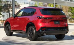 Giá xăng dầu tối nay 25/5: Diesel tụt 16.000 đồng từ đỉnh, Mazda ra mắt CX-5 Hybrid đổ được xăng E10