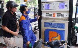Bảng giá xăng dầu sáng nay 29/5: Xăng RON95 chính thức giảm 10.000 đồng, giá đầy bình xe máy Suzuki