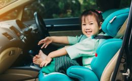 Từ 1/7, những loại xe ô tô này không bắt buộc lắp ghế trẻ em theo quy định mới