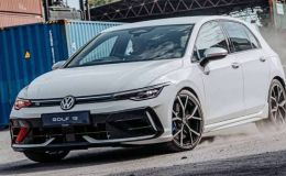 Volkswagen Golf R 2026 trình làng: Mạnh 333 mã lực, tăng tốc 0-100 km/h trong 4,6 giây, có ống xả titan Akrapovic