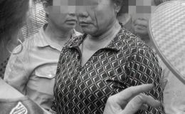 Rộ clip 1 người phụ nữ bị xịt vòi nước cao áp thẳng vào mắt vì cãi vã gữa chợ, thực hư ra sao?