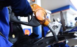 Bảng giá xăng dầu sáng nay 30/6: Sắp chạm mốc rẻ lịch sử, E5 RON92 sát ngưỡng 17.000 đồng, giá đầy bình xe máy Suzuki