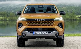 Toyota Hilux thế hệ mới cận kề ngày ra mắt: Lột xác toàn diện, thêm hybrid 48V, nội thất 'ăn đứt' Ford Ranger
