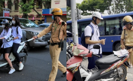 Cục CSGT lên tiếng về thông tin từ 15/8, người từ 16 tuổi đến dưới 18 tuổi đi mọi loại xe máy đều bị phạt