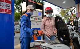Giá xăng dầu hôm nay tối 17/7: Xăng E10 rẻ hơn các nước láng giềng, dầu diesel neo mức thấp