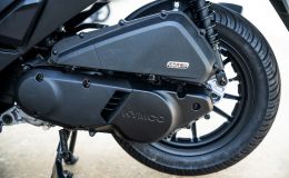 ‘Chơi sát ván’ Honda SH, ‘vua xe ga’ 150cc mới ra mắt giá 72 triệu đồng, có ABS 2 kênh và TCS ăn đứt Air Blade