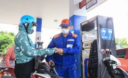 Giá xăng dầu hôm nay 23/7: E10 và RON 92 giảm hơn 10.000 - 11.000 đồng, bảng giá đầy bình các mẫu xe côn tay 150 - 155cc