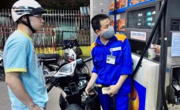 Giá xăng dầu hôm nay 31/7: Tăng cao chót vót, xăng RON 92 và E10 đều gần 23.000 đồng/lít, bảng giá đầy bình xe ga 110cc