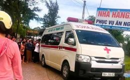 Nguyên nhân hai anh em ruột ở Thanh Hóa tử vong khi đứng dưới biển quảng cáo tránh mưa