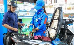 Giá xăng dầu hôm nay 1/8: Xăng E10 RON95 vẫn có cửa về 17.000 đồng, E5 RON92 sẽ rẻ hơn nữa? Giá đầy bình xe máy Yamaha