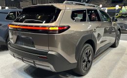 Toyota chính thức ra mắt mẫu SUV 5 chỗ mới đẹp long lanh: 'Phá giá' Ford Everest và Hyundai Santa Fe