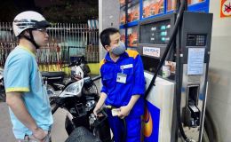Giá xăng dầu hôm nay 3/8: E10 RON95 'rộng cửa' về 18.000 đồng, E5 RON92 và Diesel 'rẻ bèo', giá đầy bình xe máy Piaggio