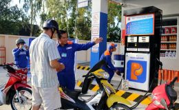 Giá xăng dầu trưa nay 2/8: Dầu diesel thấp hơn đỉnh 17.000 đồng, RON 92 và E10 sắp 'rẻ bèo', giá lăn bánh VinFast VF 5