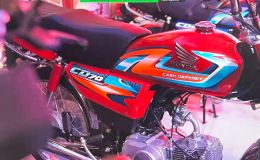 Tin xe máy 3/8: Honda ra mắt ‘huyền thoại côn tay’ mới giá 15 triệu đồng, cổ điển hơn Honda Winner R