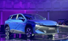 Omoda 4 EV ra mắt: Có cả thuần điện và hybrid, ‘đối cứng’ của Yaris Cross và Mitsubishi Xforce