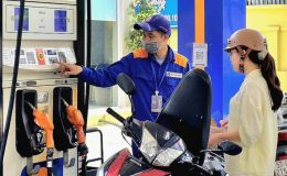 Giá xăng dầu hôm nay 6/8: Xăng RON 92 sắp giảm ‘thủng đáy’, E10 rất gần mốc 18.000 đồng/lít, giá lăn bánh VinFast VF 6