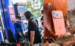 Giá xăng dầu hôm nay 8/8 lao dốc không phanh, dầu Diesel giảm hơn 17.000 từ đỉnh, giá iPhone 17 Pro rẻ bèo?