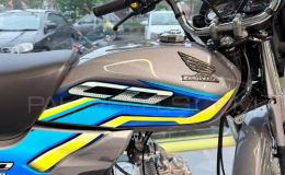 Honda chính thức ra mắt ‘huyền thoại côn tay’ 72cc giá 16 triệu đồng: Cổ điển hơn cả Honda Winner R