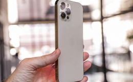 Giá iPhone 12 Pro Max tháng 8: Xuống giá thủng đáy, rẻ như máy cỏ, không quá thua iPhone 17 Pro Max