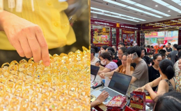 Bảng giá vàng hôm nay 12/8: Vàng SJC nhẫn 9999 'nâng giá' từng giờ, các nhà vàng chênh lệch cực cao