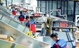 LOGISTICS THỜI ĐẠI CÔNG NGHỆ: ROBOT VÀ AI ĐANG PHÂN LOẠI HÀNG TRIỆU BƯU KIỆN MỖI NGÀY NHƯ THẾ NÀO?