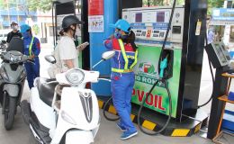 Giá xăng dầu hôm nay 12/8: E10 RON95 và E5 RON92 'nhìn thấy đáy' 17.000 đồng, Diesel rẻ bèo, giá đầy bình xe máy Yamaha