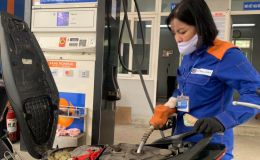 Giá xăng dầu trưa nay 12/8: Xăng E10 chỉ còn cách đáy chút ít, RON 92 sắp giảm về mức rất rẻ, bảng giá lăn bánh Kia K3