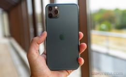 iPhone 11 Pro Max cực rẻ hôm nay, camera 3 mắt, màn OLED dùng sướng chẳng kém iPhone 17 mới nhiều