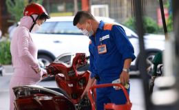 Giá xăng dầu hôm nay 15/8: E10 RON95 đã 'thấy đáy' 17.000 đồng/lít, E5 RON92 chính thức về bờ, giá đầy bình xe máy Honda