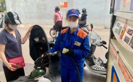Giá xăng dầu hôm nay 19/8: Xăng RON 92 đã giảm về sát đáy, E10 rẻ hơn đỉnh 9.300 đồng, bảng giá đầy bình ô tô Mazda