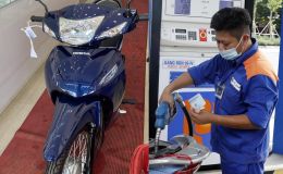 Giá xăng dầu trưa nay 19/8: Lao dốc mất phanh, E10 RON95 và RON92 đã 'sáng cửa' về 17.000 đồng, Honda Wave Alpha cực rẻ