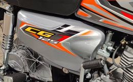 Tin xe máy 3/9: Honda ra mắt ‘huyền thoại côn tay’ 125cc giá 22 triệu đồng, khác biệt Honda Winner R