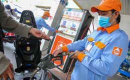 Giá xăng dầu hôm nay 4/9: Diesel lao dốc 'mất phanh', E10 RON95 và E5 EON92 vẫn đang rất rẻ, giá đầy bình xe máy Piaggio