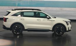 Kia chính thức ra mắt mẫu SUV 7 chỗ đẹp long lanh giá 770 triệu đồng: ‘Phá giá’ Toyota Fortuner và Hyundai Santa Fe