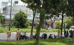 Hiện trường người đàn ông tử vong sau va chạm với tàu hỏa ở TP.HCM