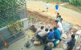 Đang tháo dỡ cổng, trụ bê tông bất ngờ đổ sập khiến một người đàn ông tử vong
