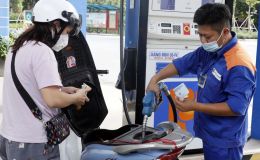 Giá xăng dầu hôm nay 13/9: Dầu diesel ‘xa bờ’, E10 RON 95 và E5 RON 92 xuống 18.000 đồng/lít? Giá lăn bánh VinFast VF 9