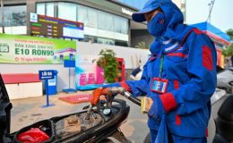 Giá xăng dầu tối 18/9: Dầu diesel gần 30.000 đồng/lít, E10 và RON 92 có về 20.000 đồng/lít? Giá lăn bánh VinFast VF 8