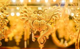 Cập nhật giá vàng hôm nay chiều 20/9: Vàng SJC nhẫn 9999 biến động mạnh, người mua thấp thỏm chờ giá