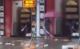 Mưa lớn kỷ lục ở Vinh, một người phụ nữ bị cộng đồng mạng lên án vì hành động lạ