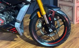 ‘Huyền thoại bóng đêm’ mới chính thức ra mắt giá 74 triệu đồng: Có ABS 2 kênh xịn hơn Honda Winner R