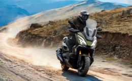 Kymco tung 'hàng khủng' Xtera 350: Tay ga 321cc, TFT 7 inch, camera trước sau, giá gây bất ngờ!