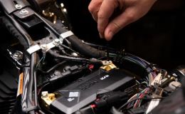 Ắc quy Lithium cho xe máy: Món nâng cấp 'ngon – bổ' hay rủi ro cháy nổ tiềm ẩn?