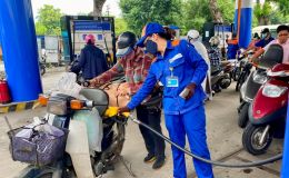 Giá xăng dầu chiều 14/10: Dầu diesel giảm liền 2 kỳ, E10 RON 95 và RON 92 từ mai giảm về đáy? Giá đầy bình xe ga 125cc