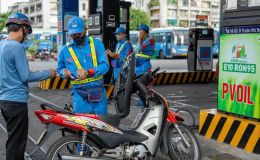 Giá xăng dầu hôm nay 17/10: Sau 6 kỳ tăng thông, E10 RON 95 và RON 92 giảm cách đáy không xa, giá đầy bình ô tô Toyota