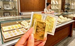 Giá vàng liên tục lao dốc nhiều phiên liên tiếp do giá dầu tăng, dấy lên lo ngại lạm phát giá cả