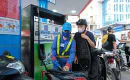 Giá xăng dầu hôm nay 23/10: Xăng E5 RON 92 và E10 RON 95 giảm 2 kỳ liên tiếp, đã về vùng rẻ, giá lăn bánh VinFast VF 9
