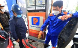 Giá xăng dầu tối nay 22/10: Xăng E10 RON 95 và E5 RON 92 tiếp tục giảm mạnh, đã rất gần đáy, giá đầy bình các mẫu xe số