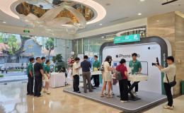 Sôi động không khí trải nghiệm iPhone Duo cùng Hoàng Hà Mobile tại 3 trung tâm thương mại Vincom