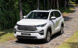 Toyota Innova Cross 2027 chốt ngày ra mắt, hé lộ động cơ hybrid chạy xăng pha ethanol E85